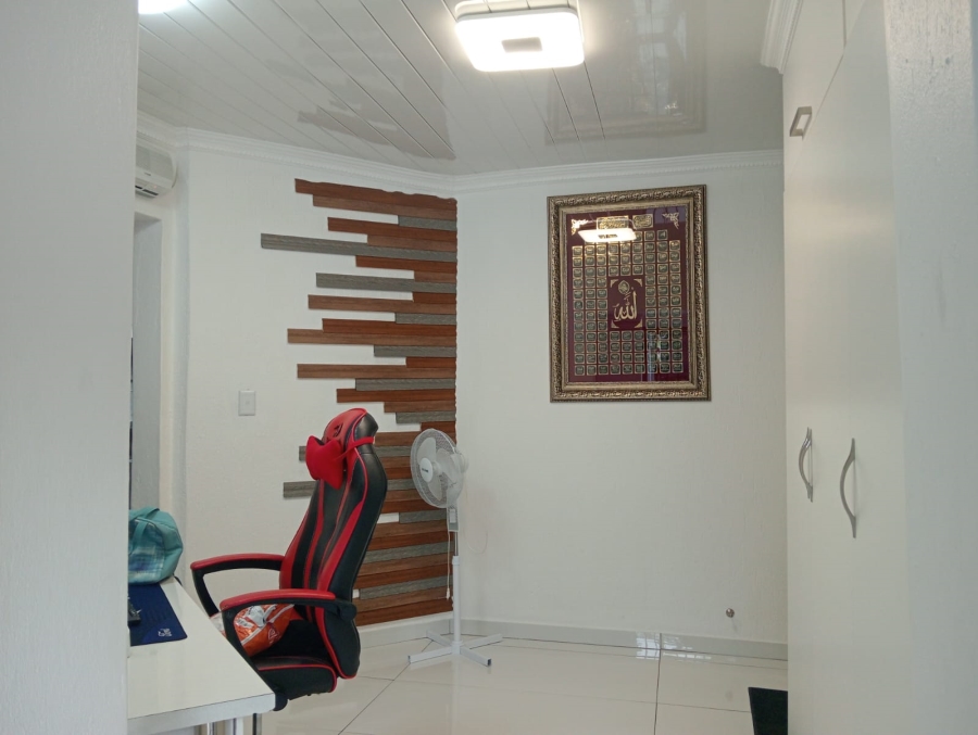 4 Bedroom Property for Sale in Safari Gardens North West